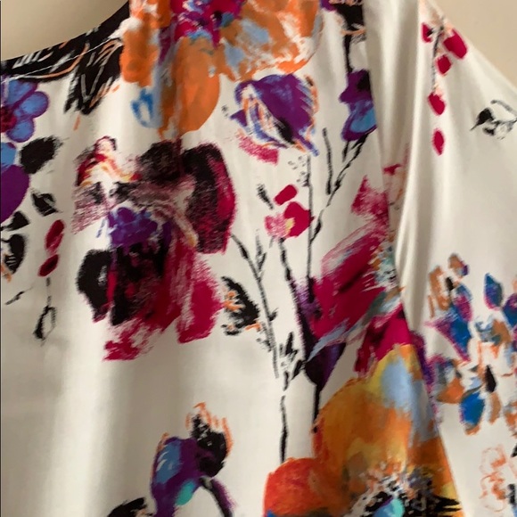 New Umgee floral romper w/ pockets - Picture 6 of 8